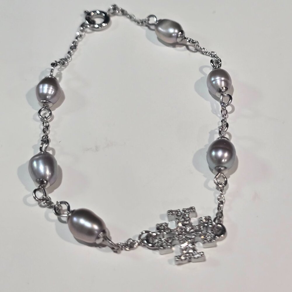 Tory Burch Silver Pearl w/Large Logo Dainty Bracelet NWOT ~ 7"